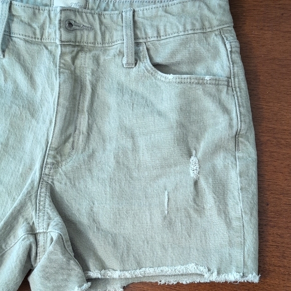Universal Thread Light Olive Jean Shorts Frayed Hem - Picture 4 of 12